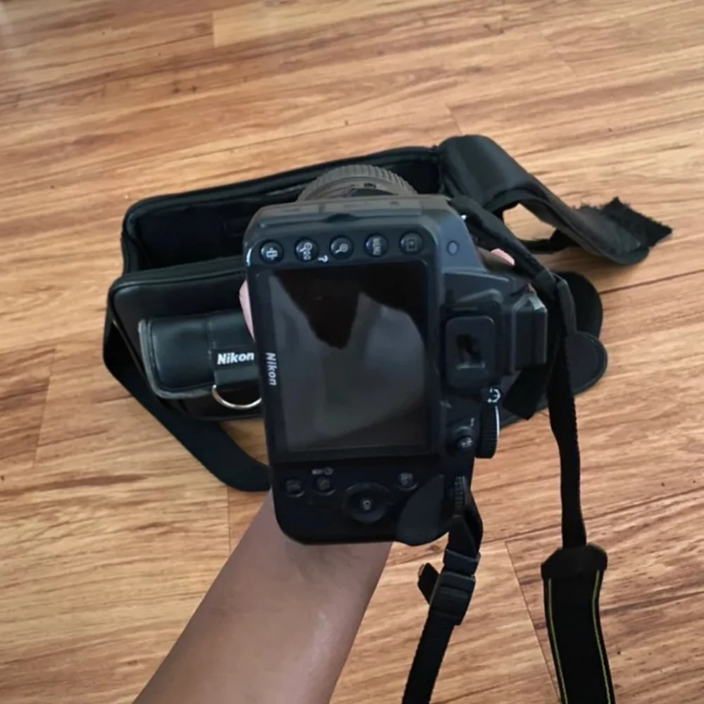 NIKON DSLR Camera 3200